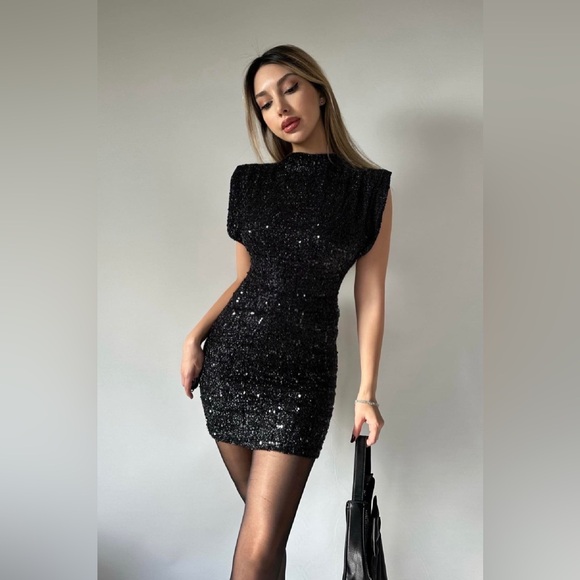 ZARA ~ ✨BLOGGERS FAV ✨ SEQUIN Mini DRESS with SHOULDER PADS in Black - Picture 9 of 16